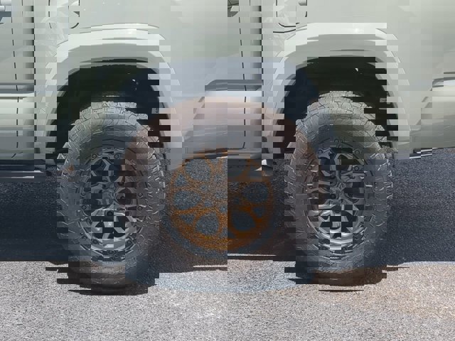 Vehicle image 9 of 27