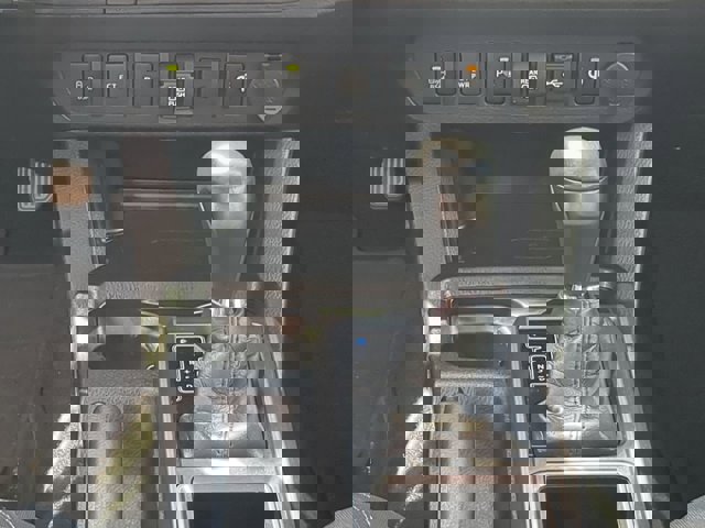 Vehicle image 19 of 27