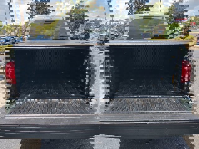 Vehicle image 10 of 27