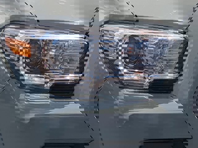 Vehicle image 21 of 27