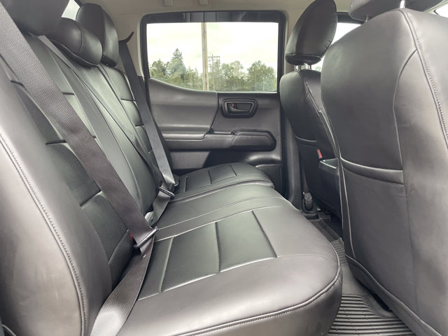 Vehicle image 15 of 28