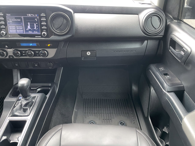Vehicle image 13 of 28