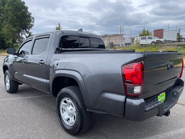 Vehicle image 12 of 28