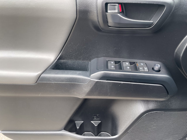 Vehicle image 27 of 28