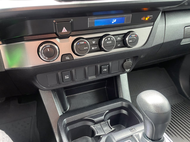 Vehicle image 26 of 28