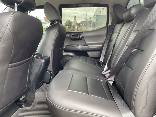 Vehicle image 18 of 28