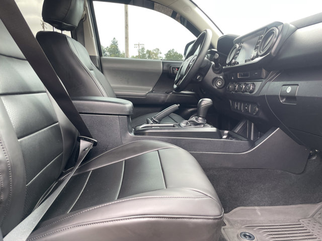 Vehicle image 19 of 28