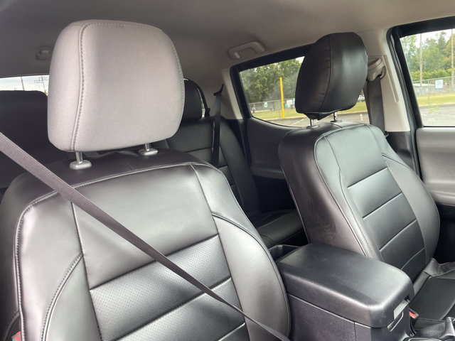 Vehicle image 16 of 28