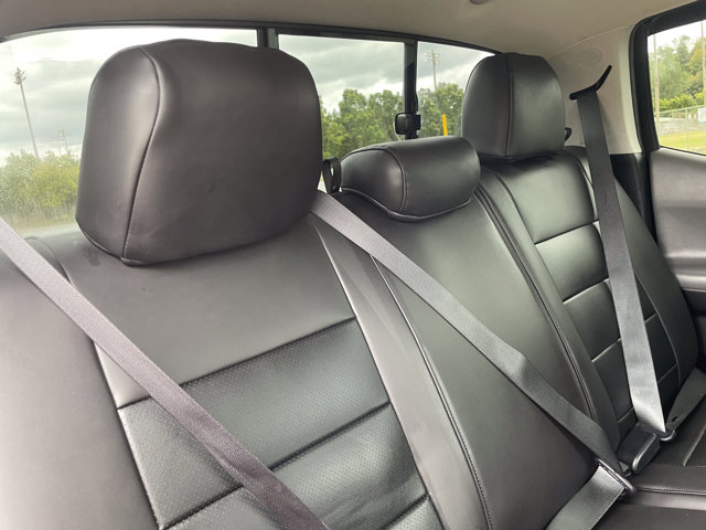 Vehicle image 14 of 28