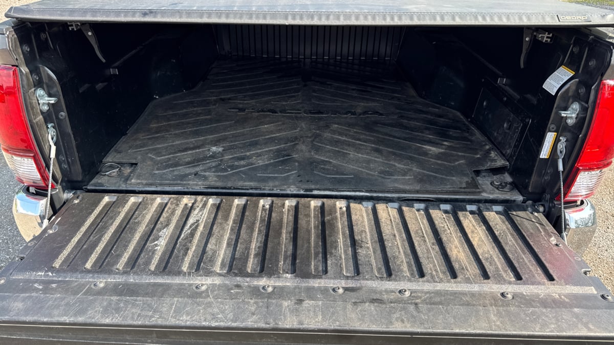 Vehicle image 10 of 29