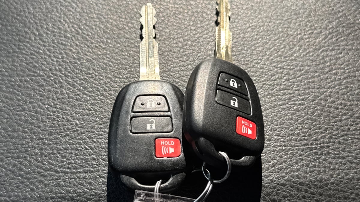 Vehicle image 21 of 29