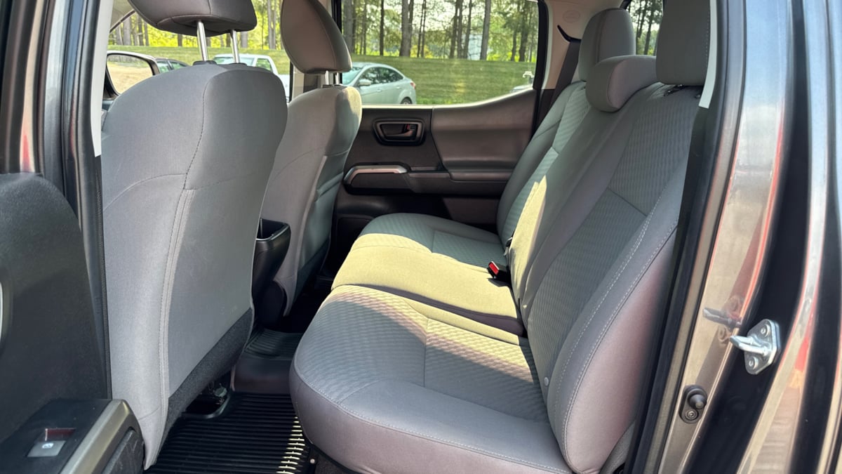 Vehicle image 11 of 29