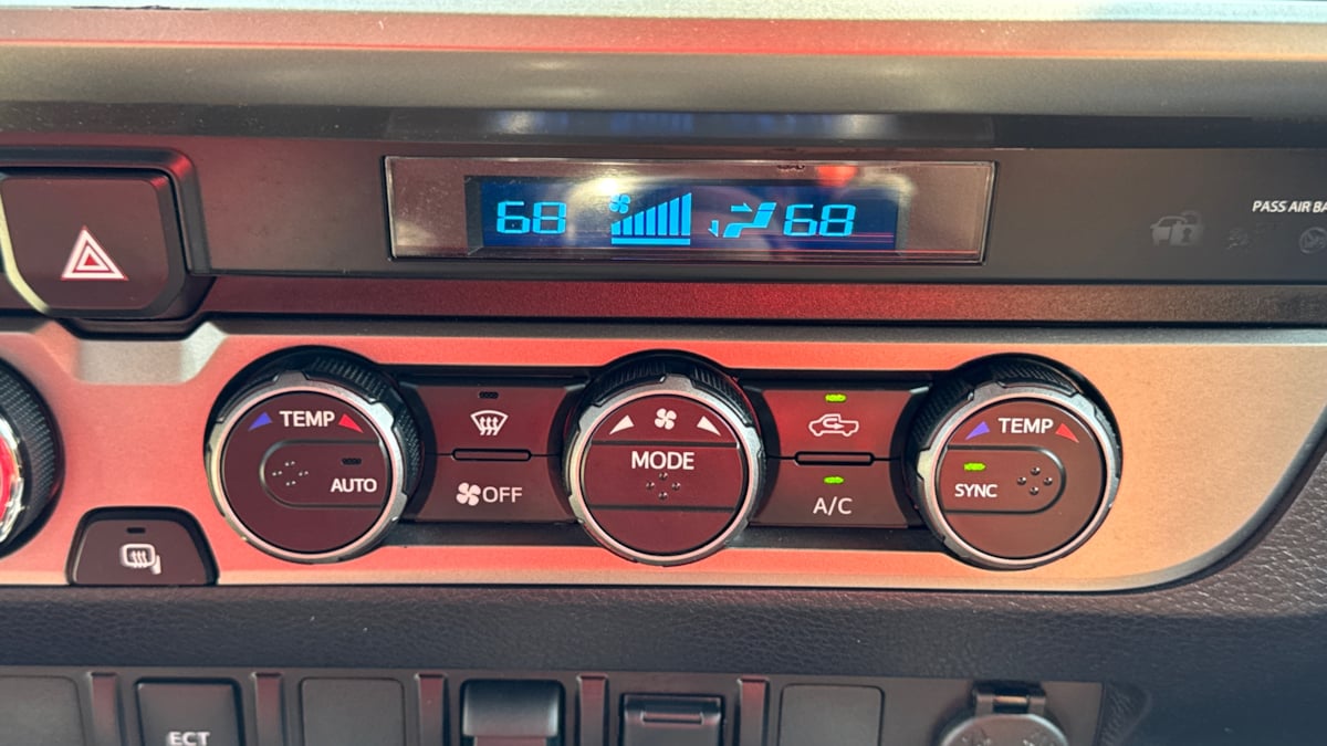 Vehicle image 19 of 29