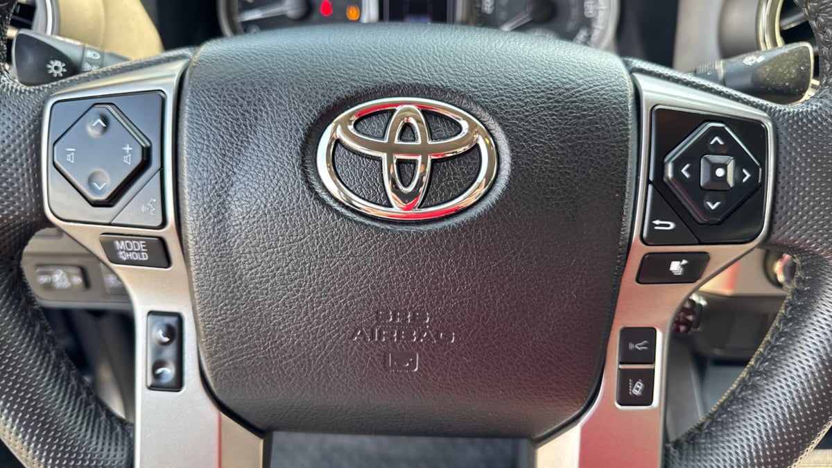 Vehicle image 15 of 29