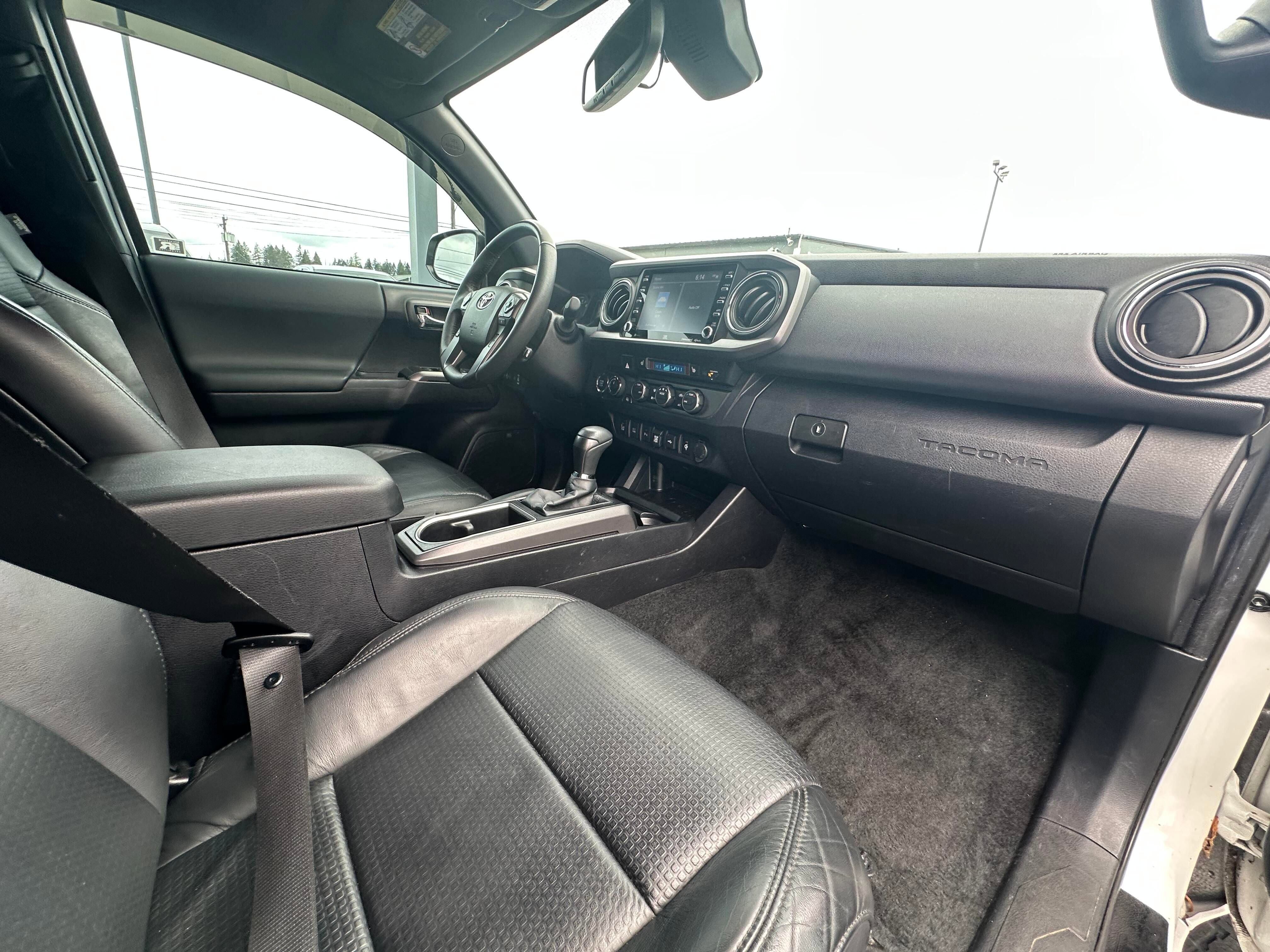 Vehicle image 14 of 26