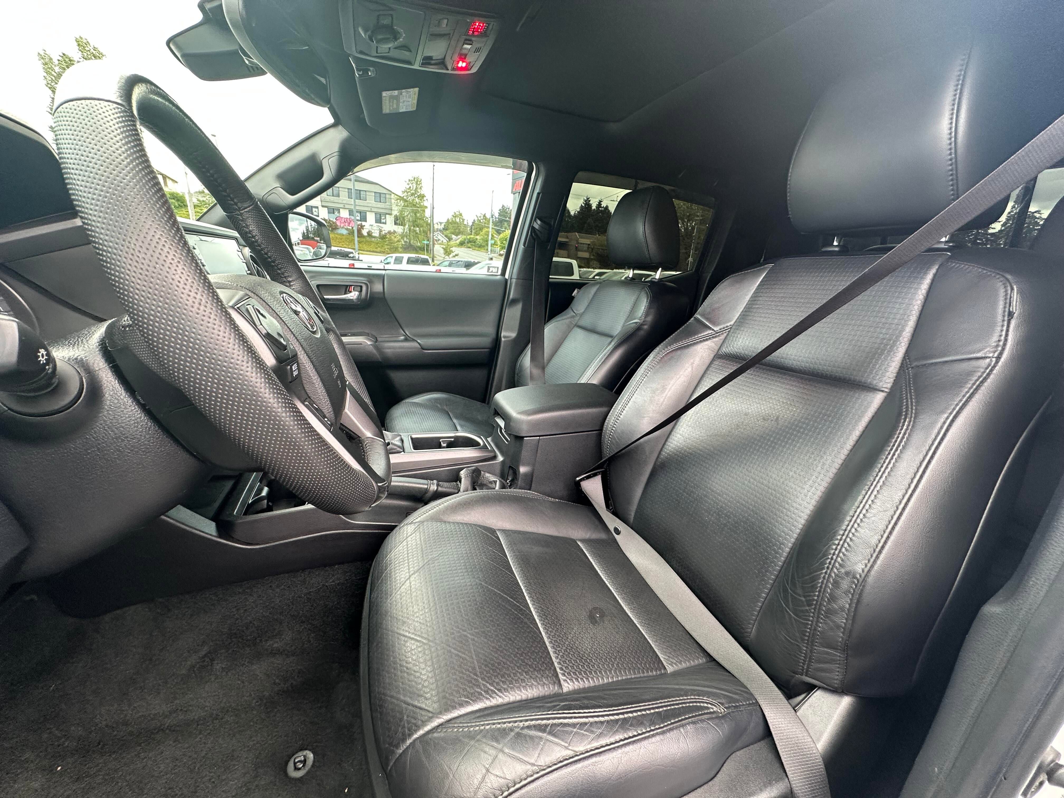 Vehicle image 12 of 26