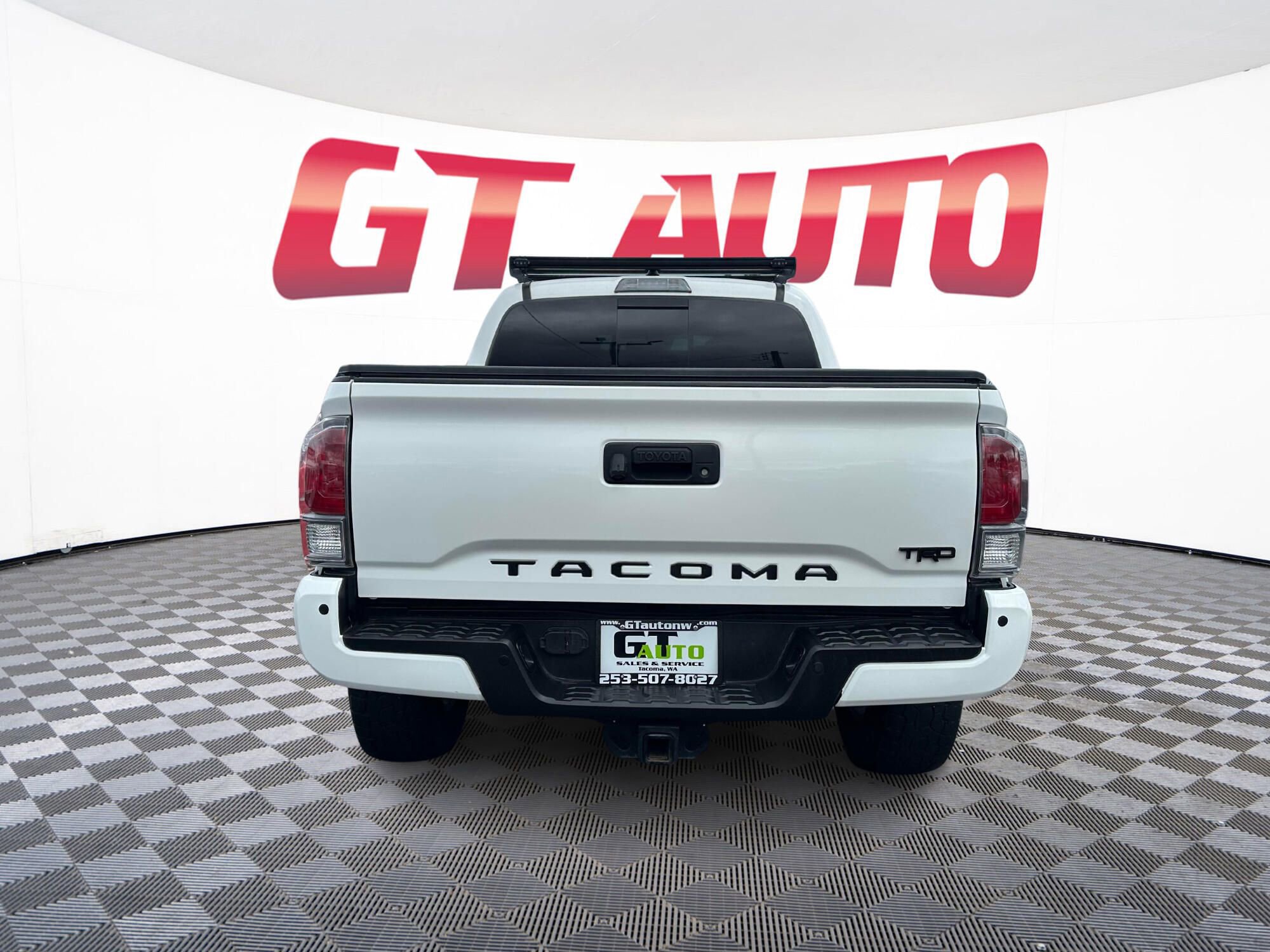 Vehicle image 6 of 26