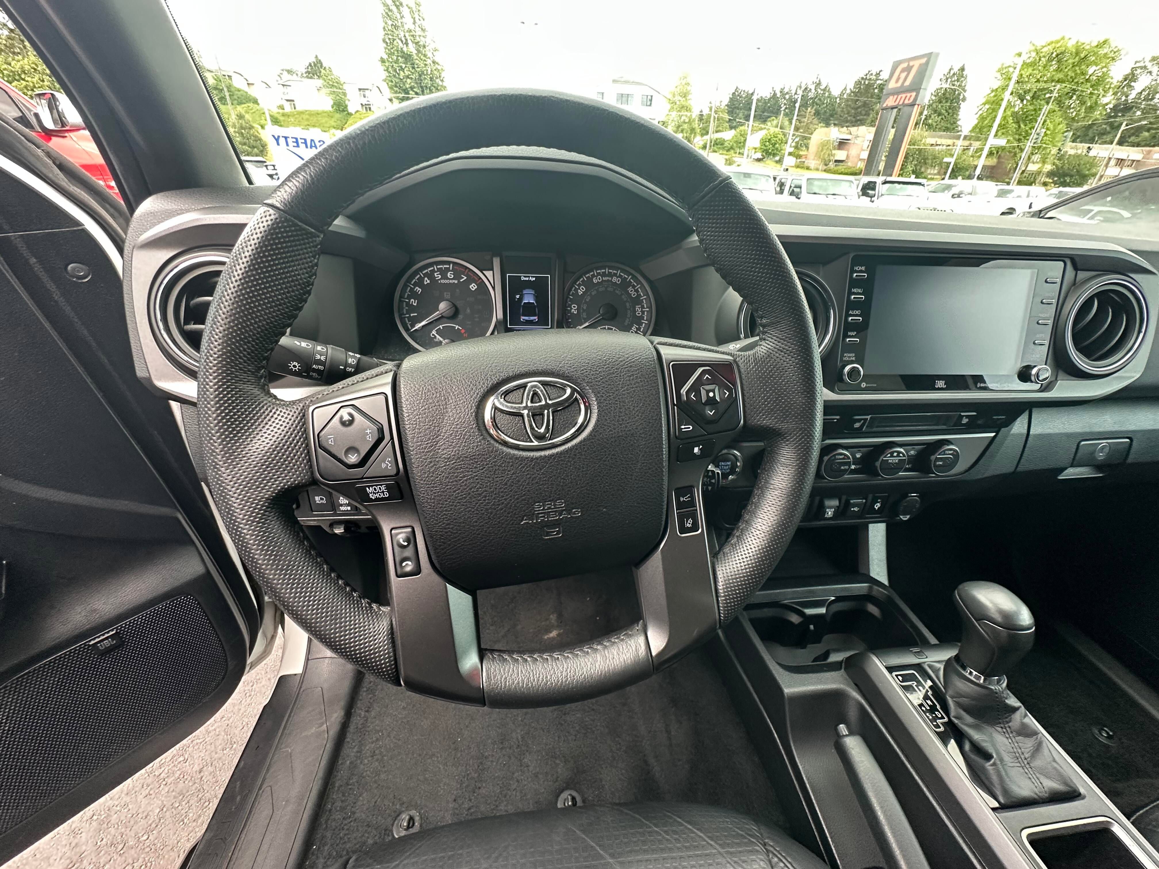 Vehicle image 20 of 26