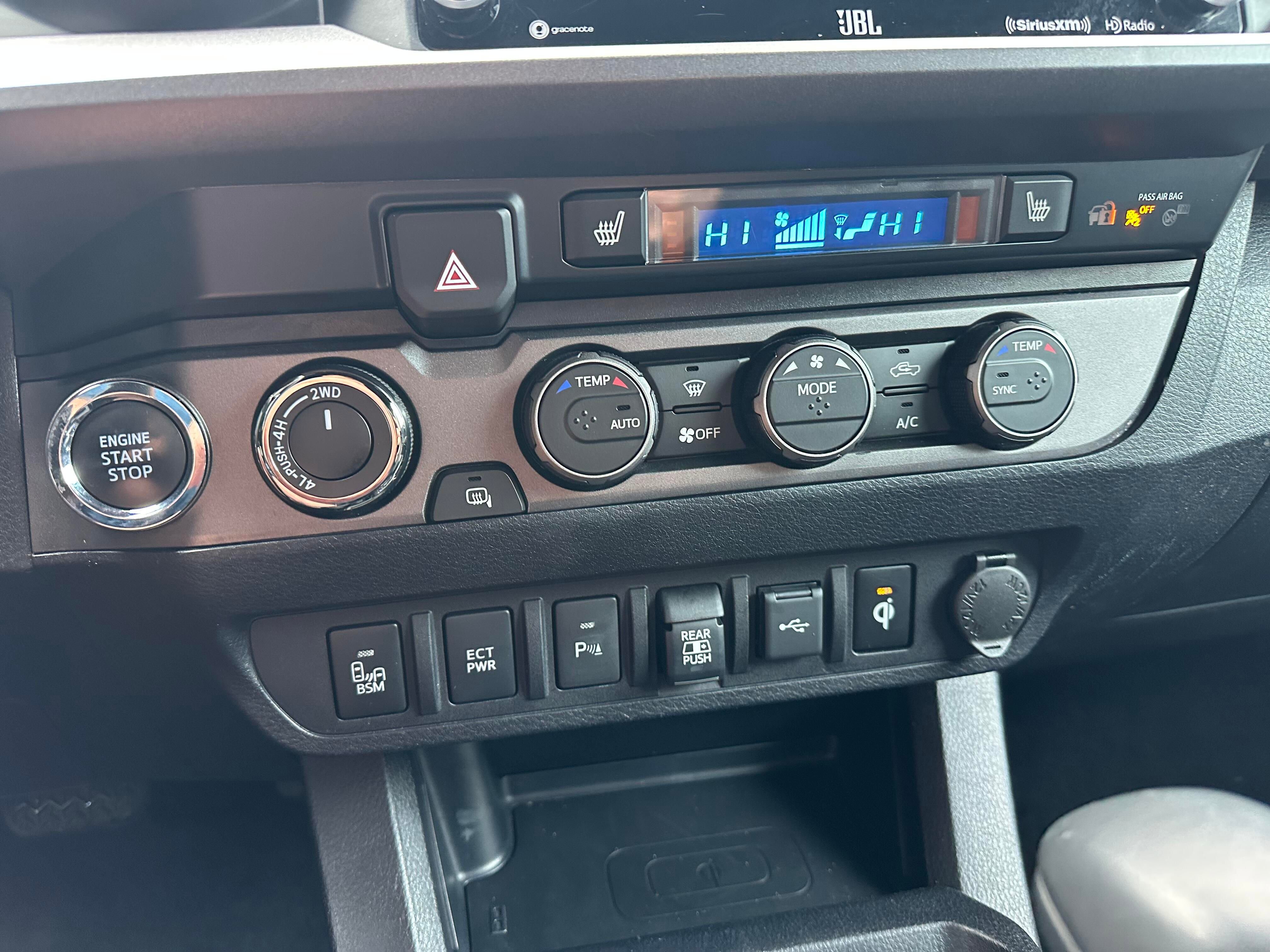 Vehicle image 24 of 26