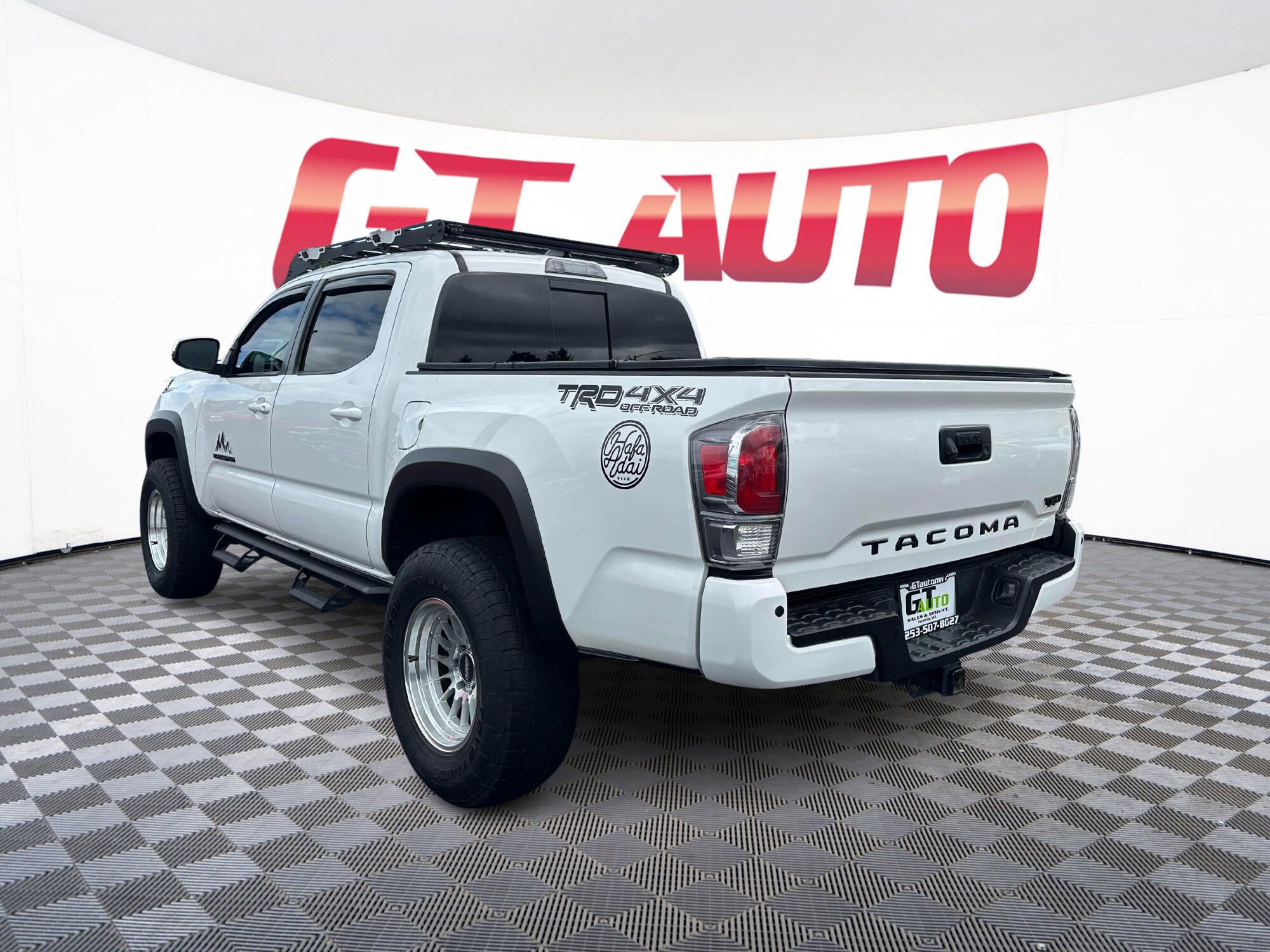 Vehicle image 7 of 26