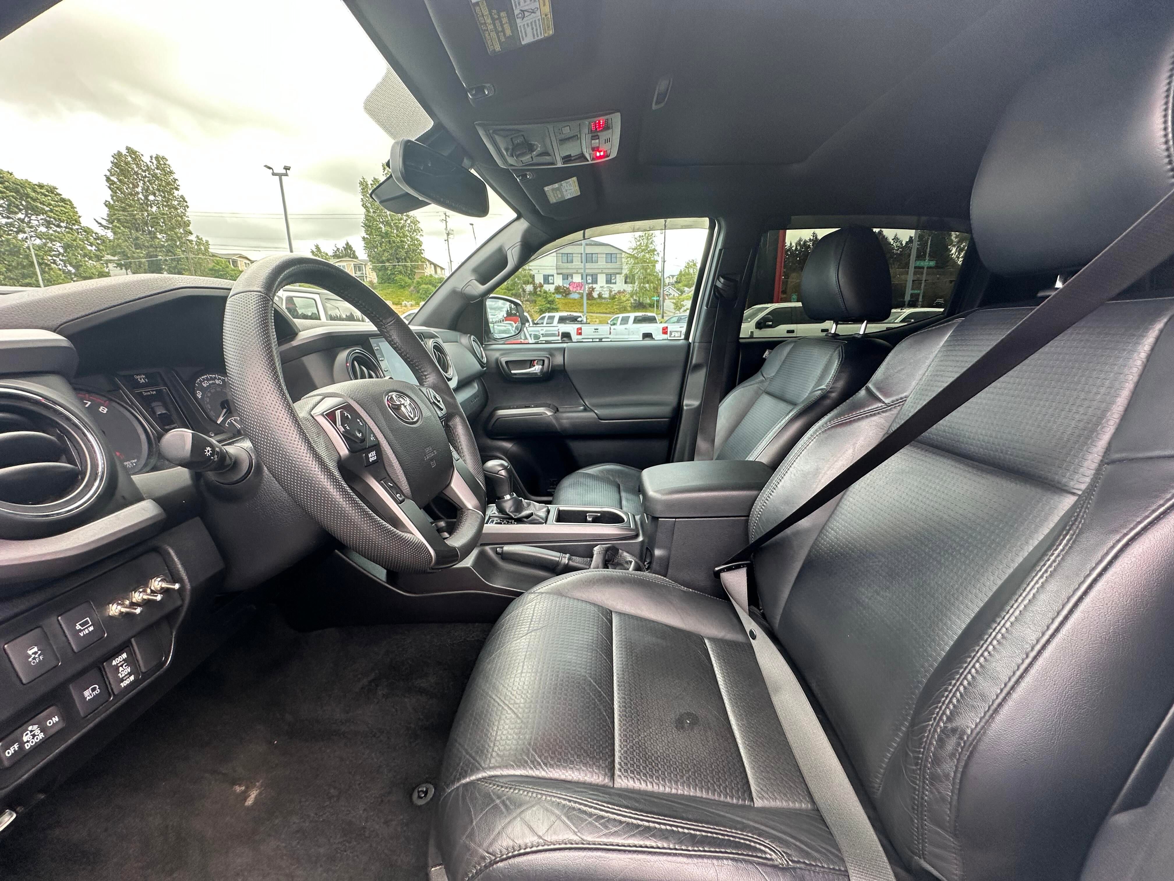 Vehicle image 10 of 26