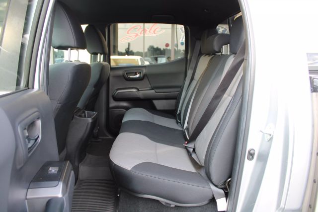 Vehicle image 23 of 38