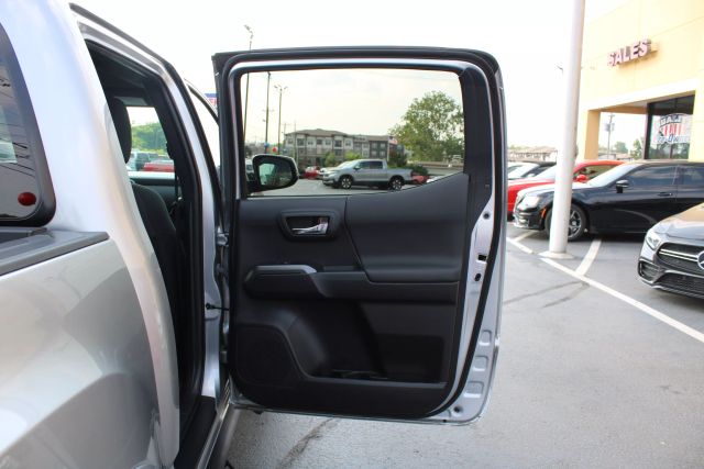 Vehicle image 24 of 38