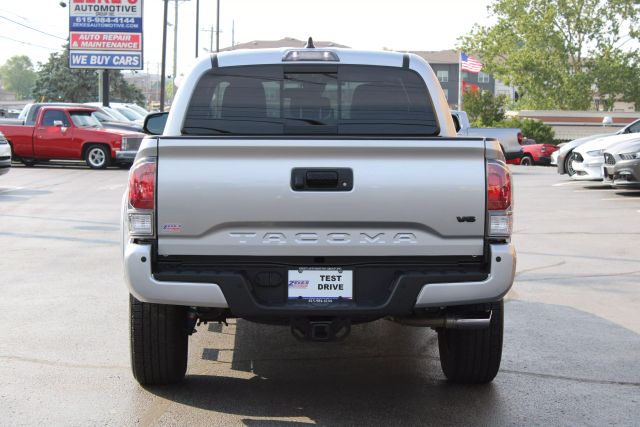 Vehicle image 5 of 38