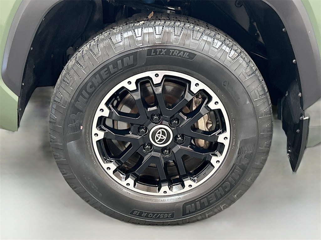 Vehicle image 28 of 29