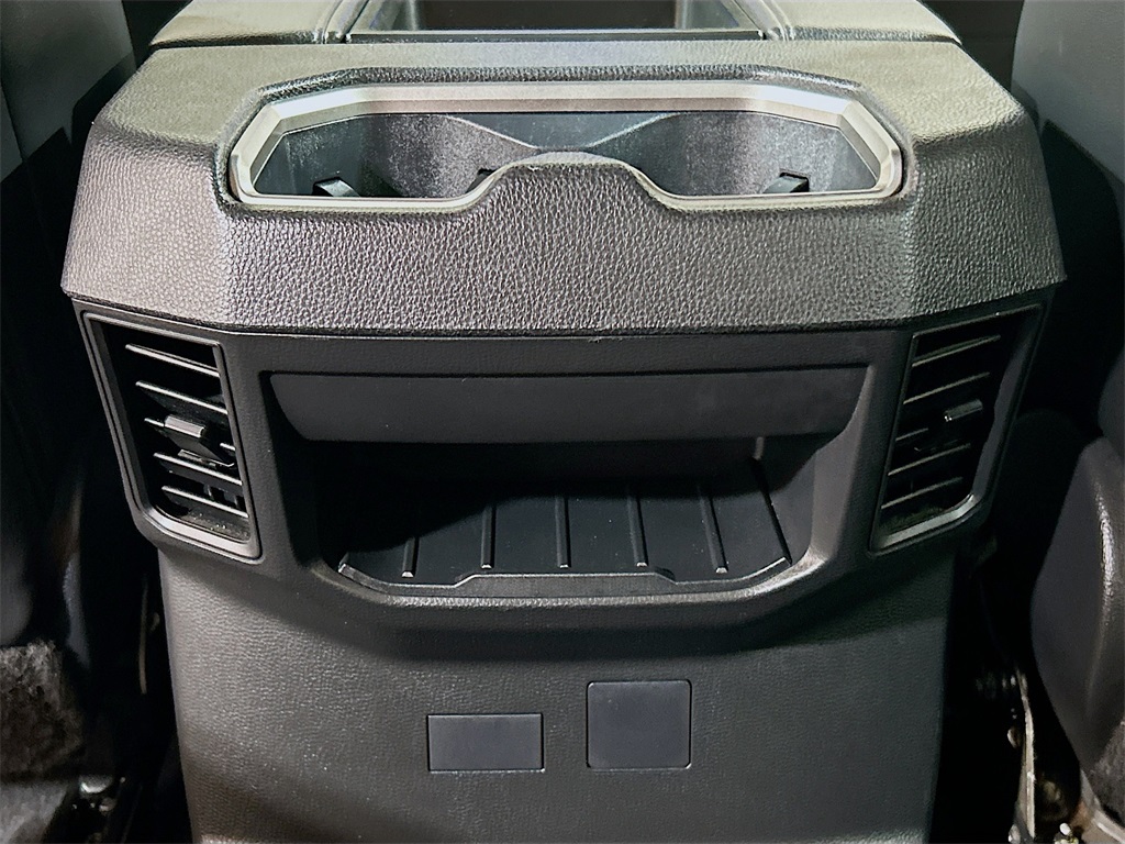 Vehicle image 22 of 29