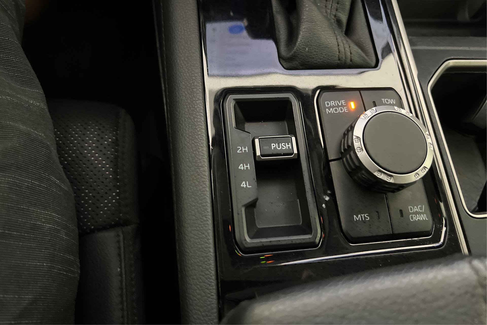 Vehicle image 24 of 27
