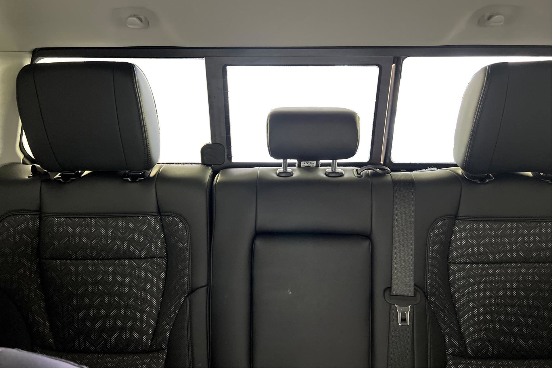 Vehicle image 10 of 27