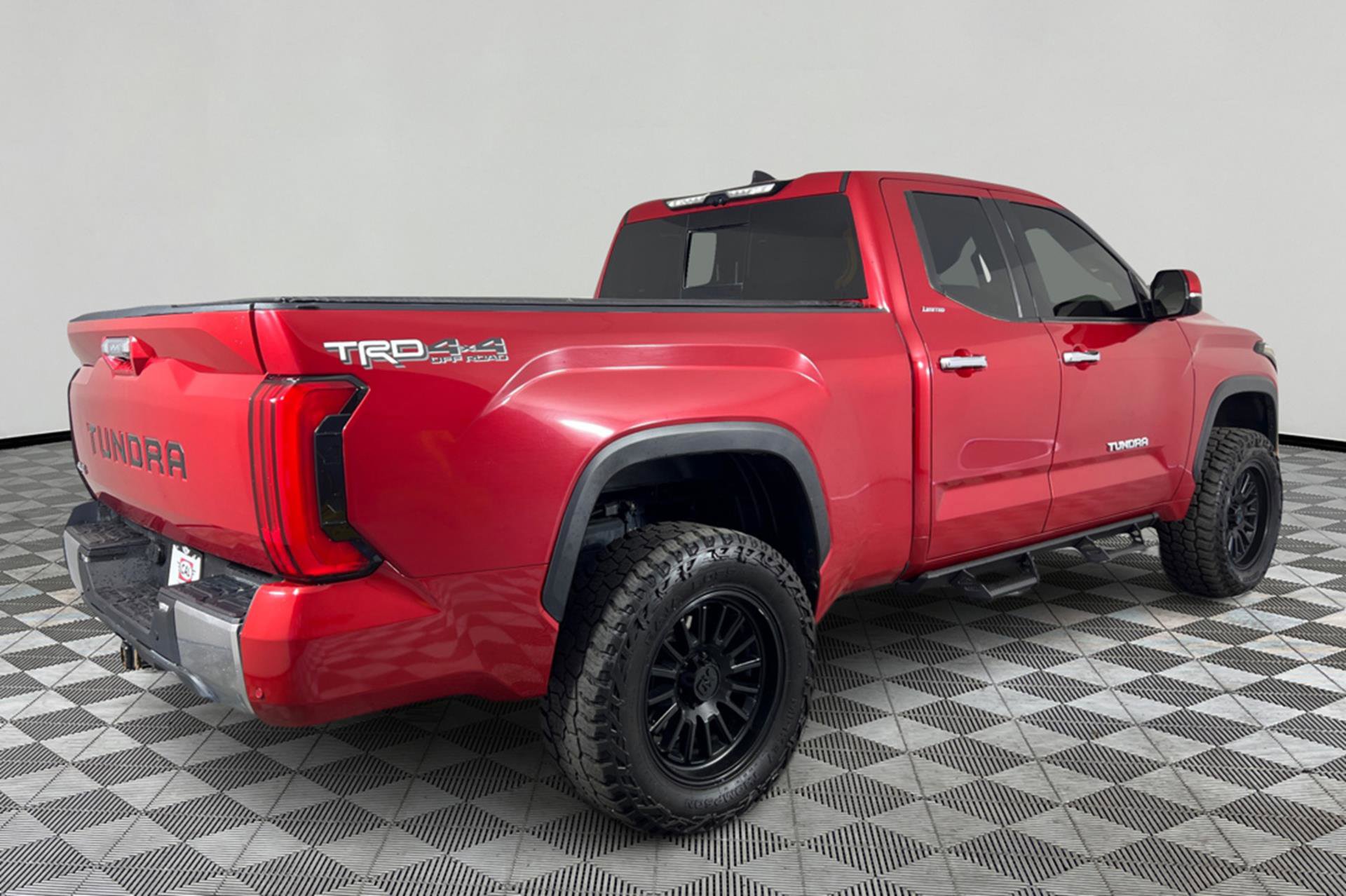 Vehicle image 4 of 27