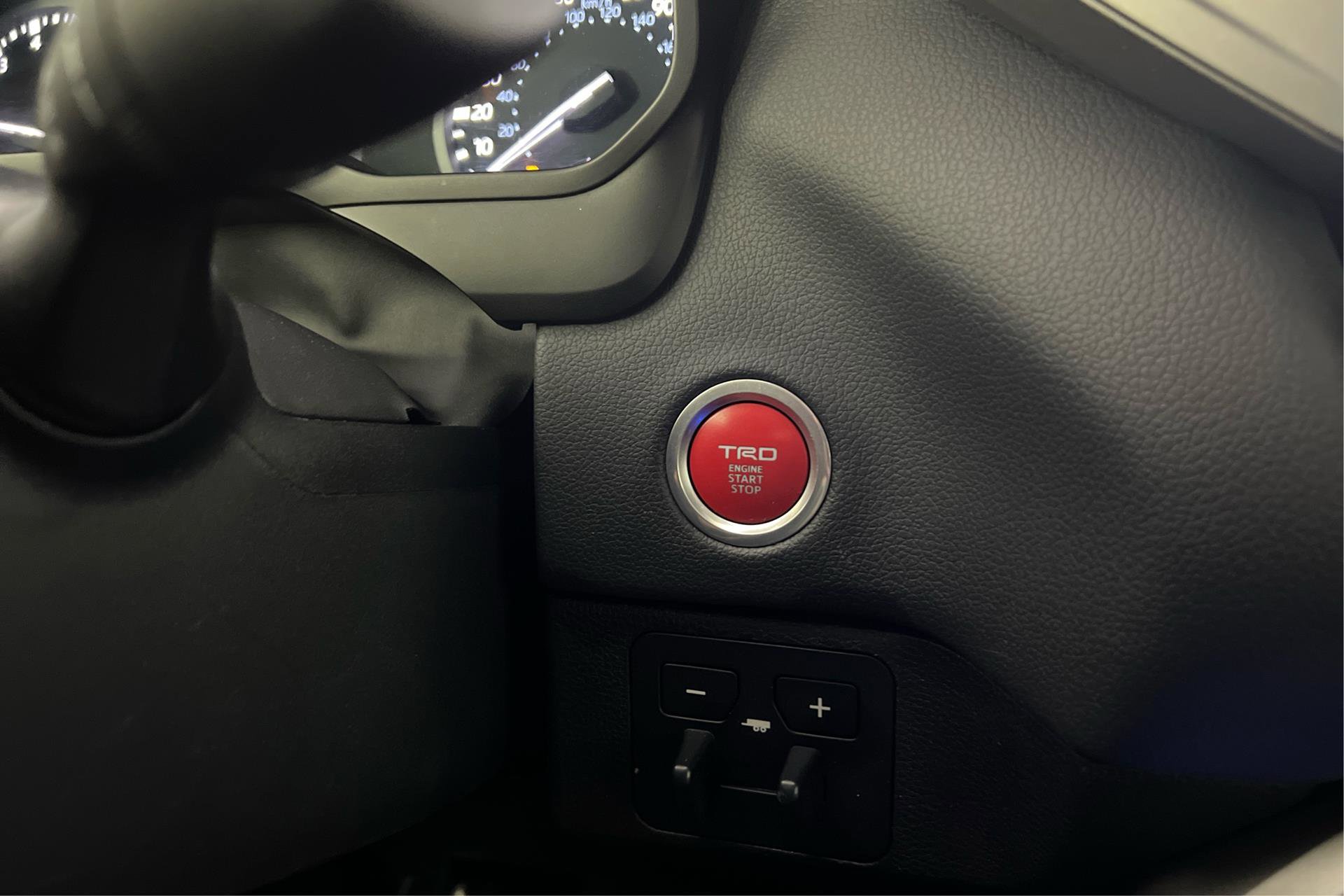 Vehicle image 23 of 27