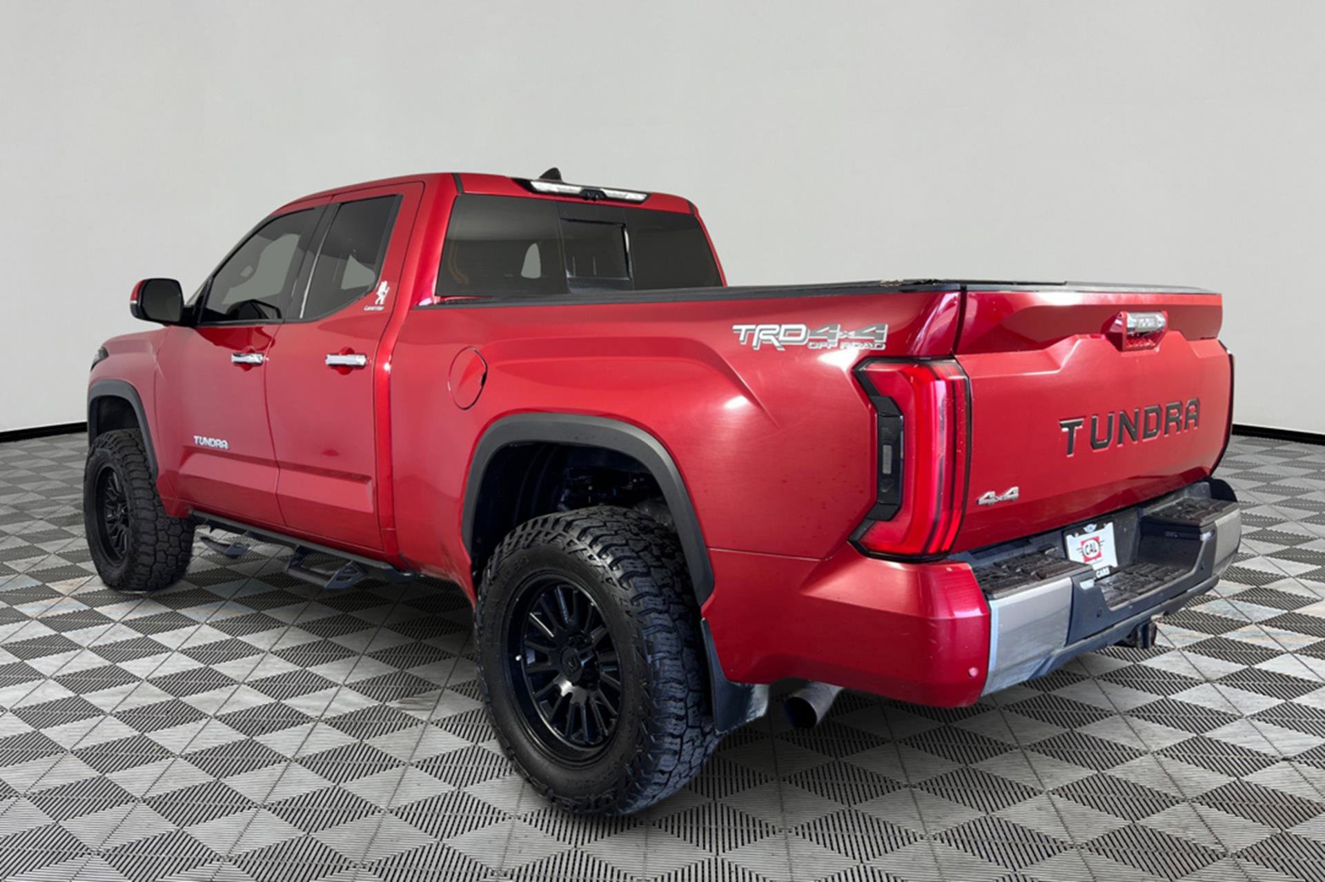 Vehicle image 6 of 27