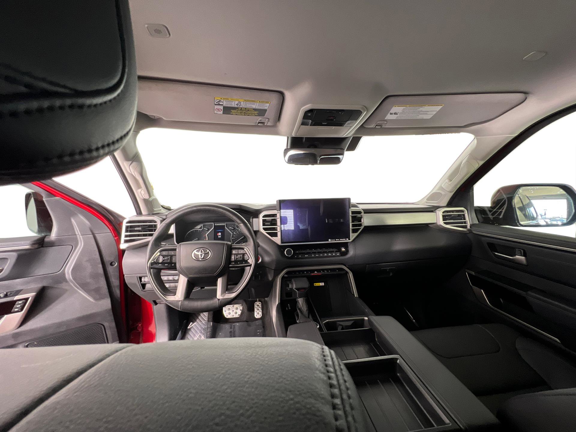 Vehicle image 17 of 27
