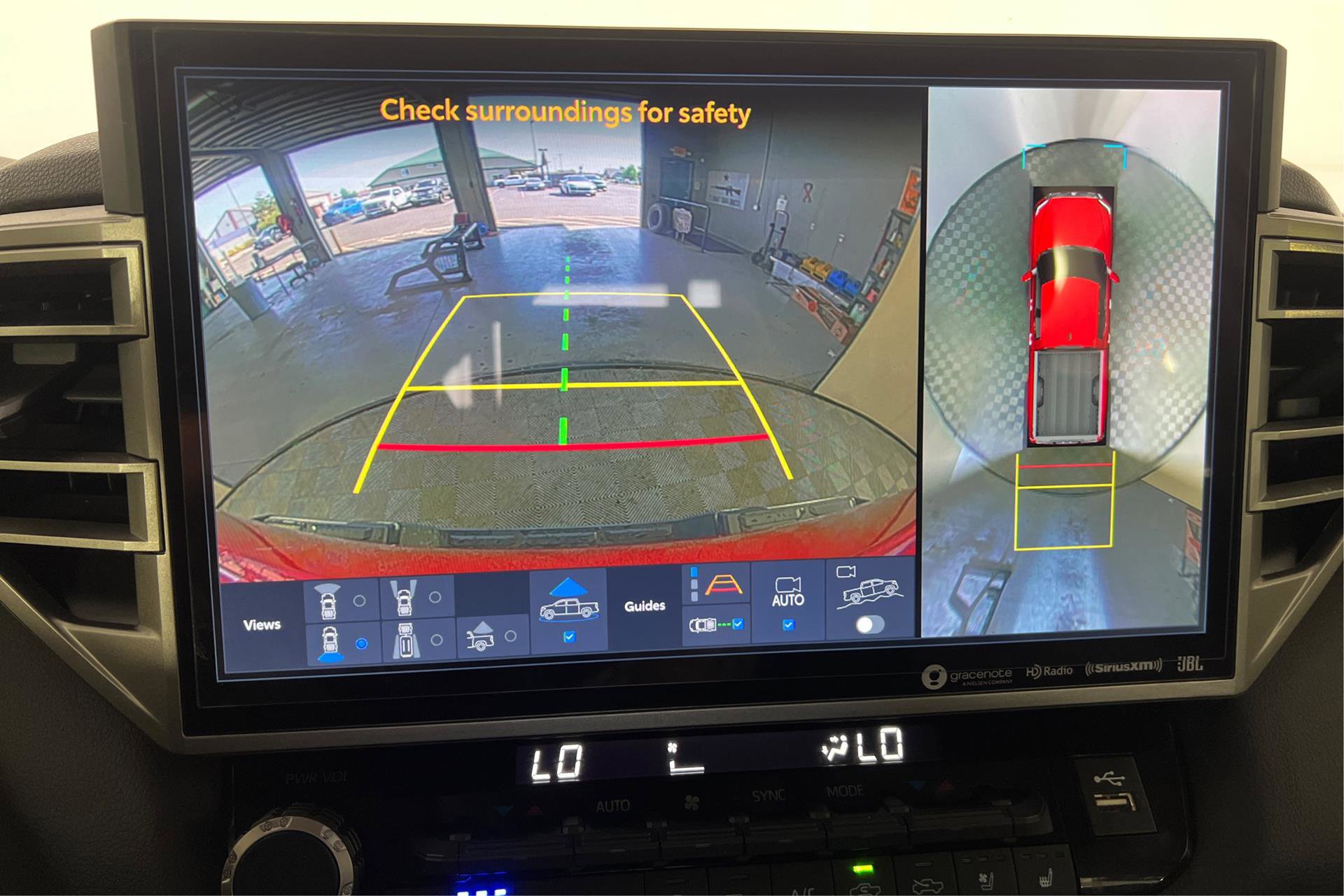Vehicle image 21 of 27