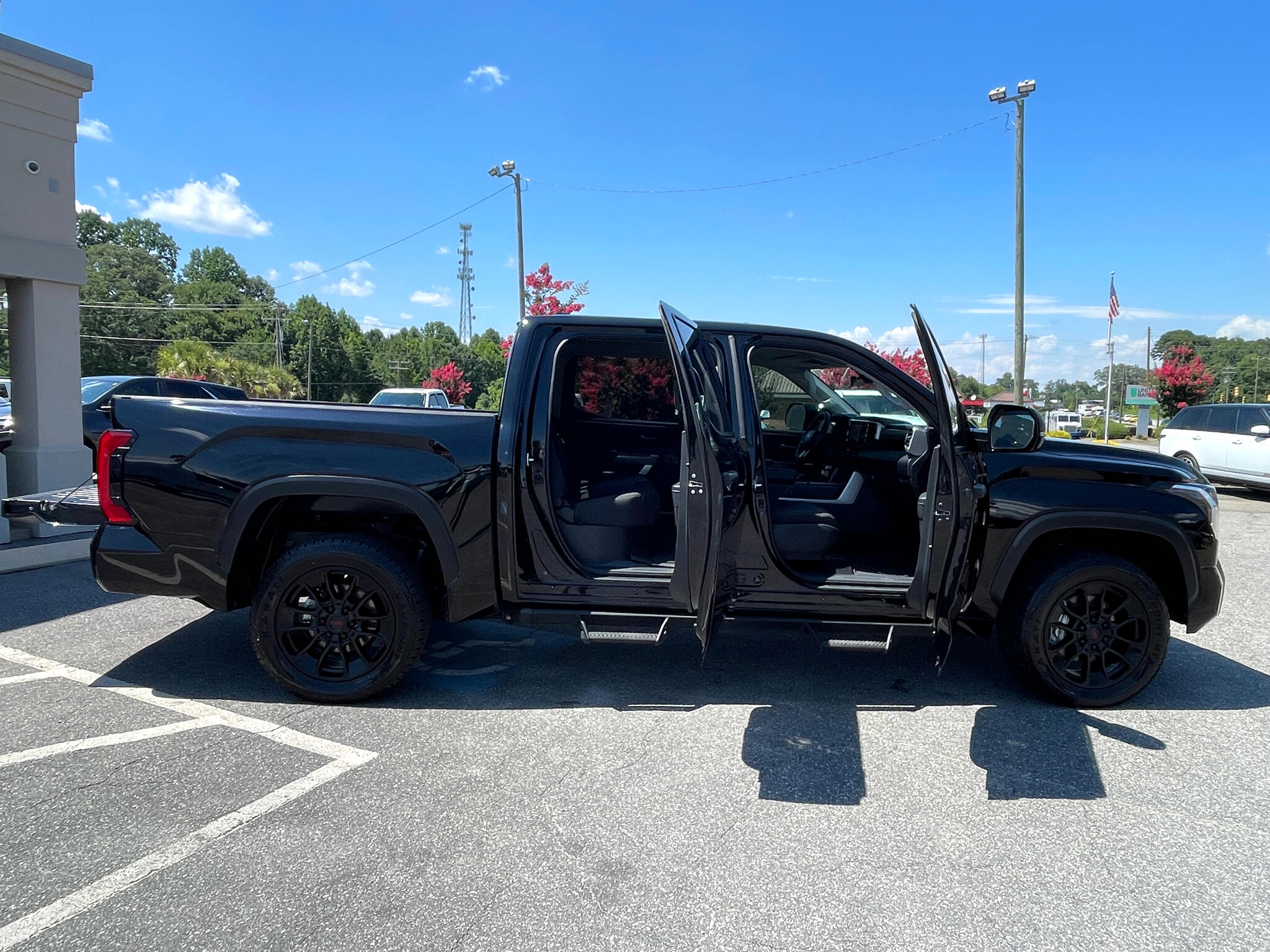 Vehicle image 8 of 48