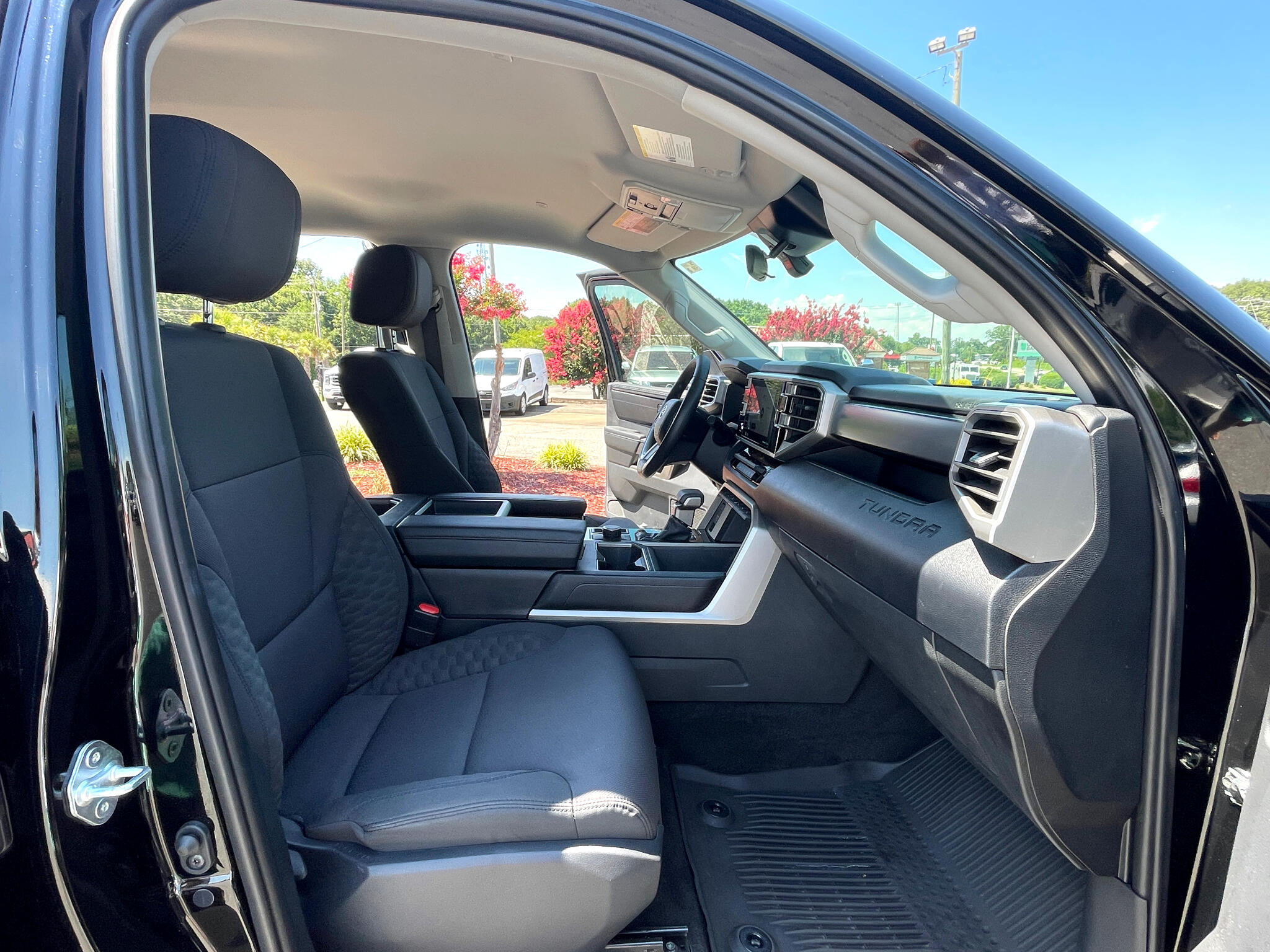 Vehicle image 26 of 48