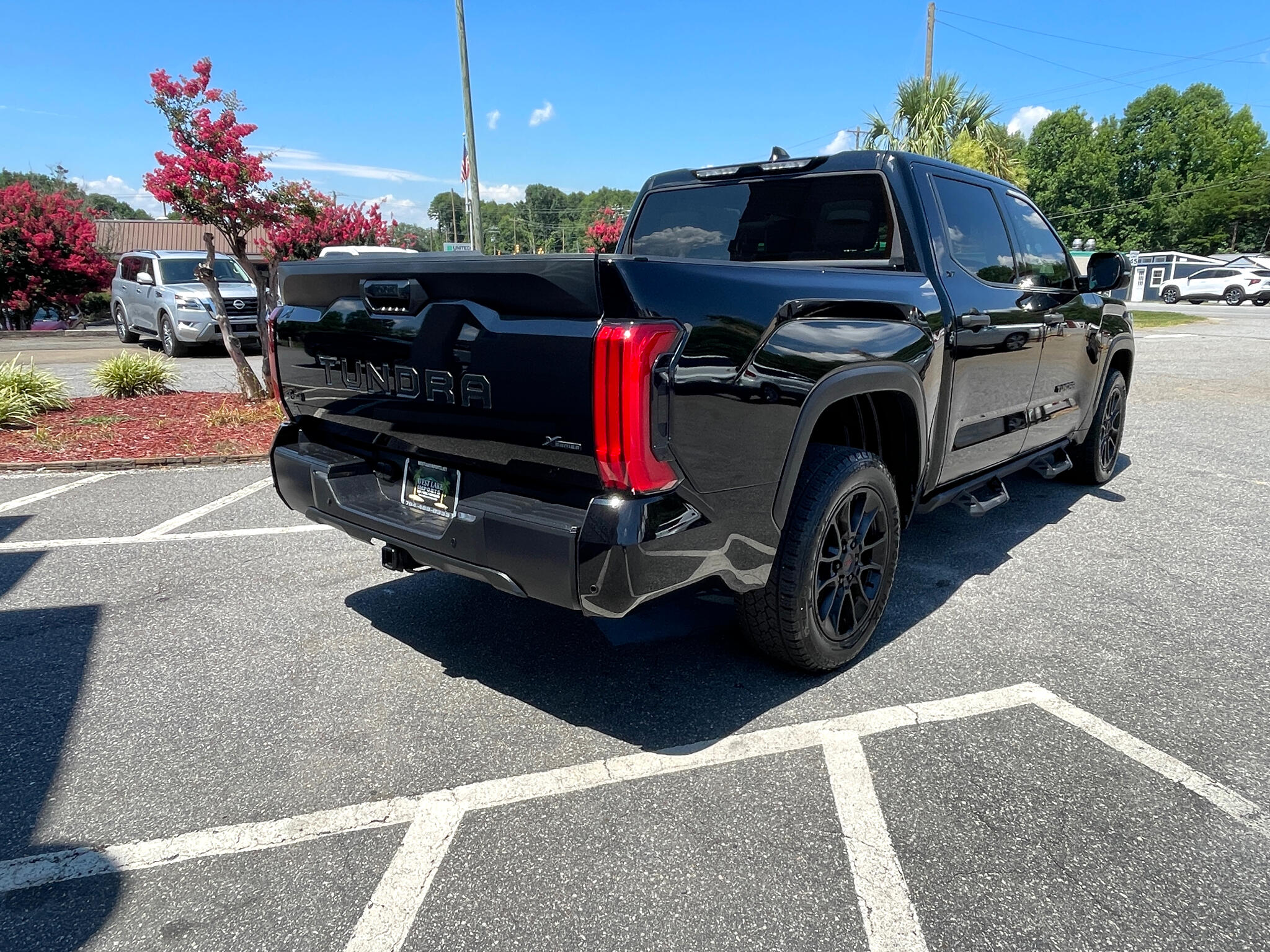 Vehicle image 11 of 48