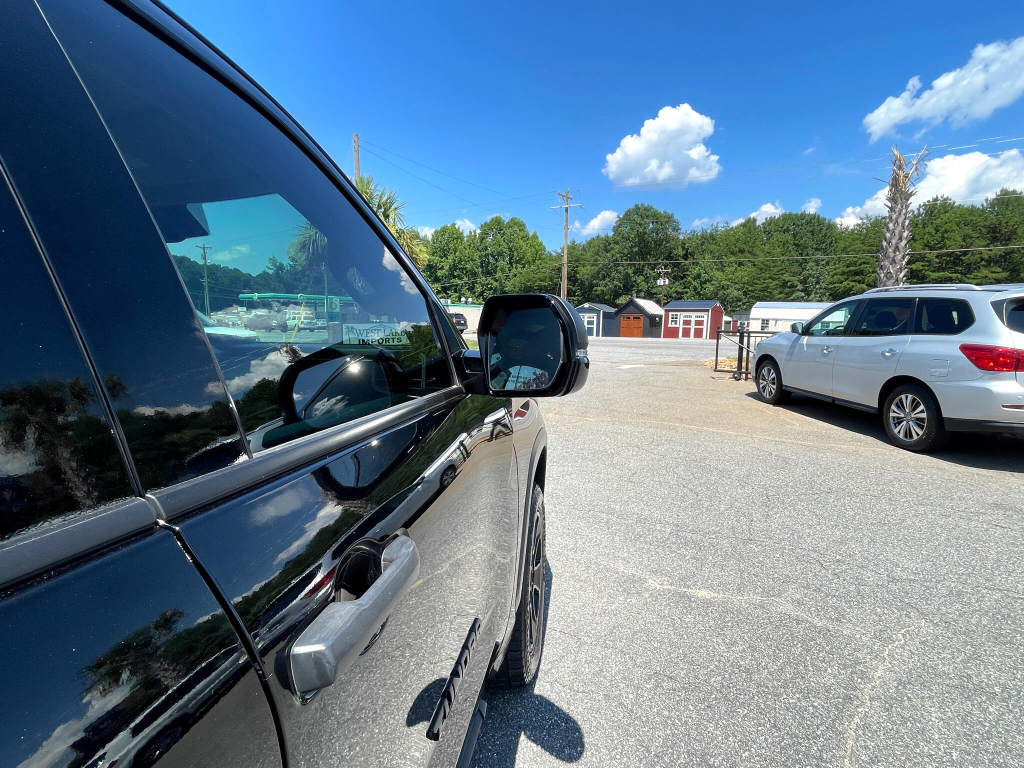 Vehicle image 33 of 48