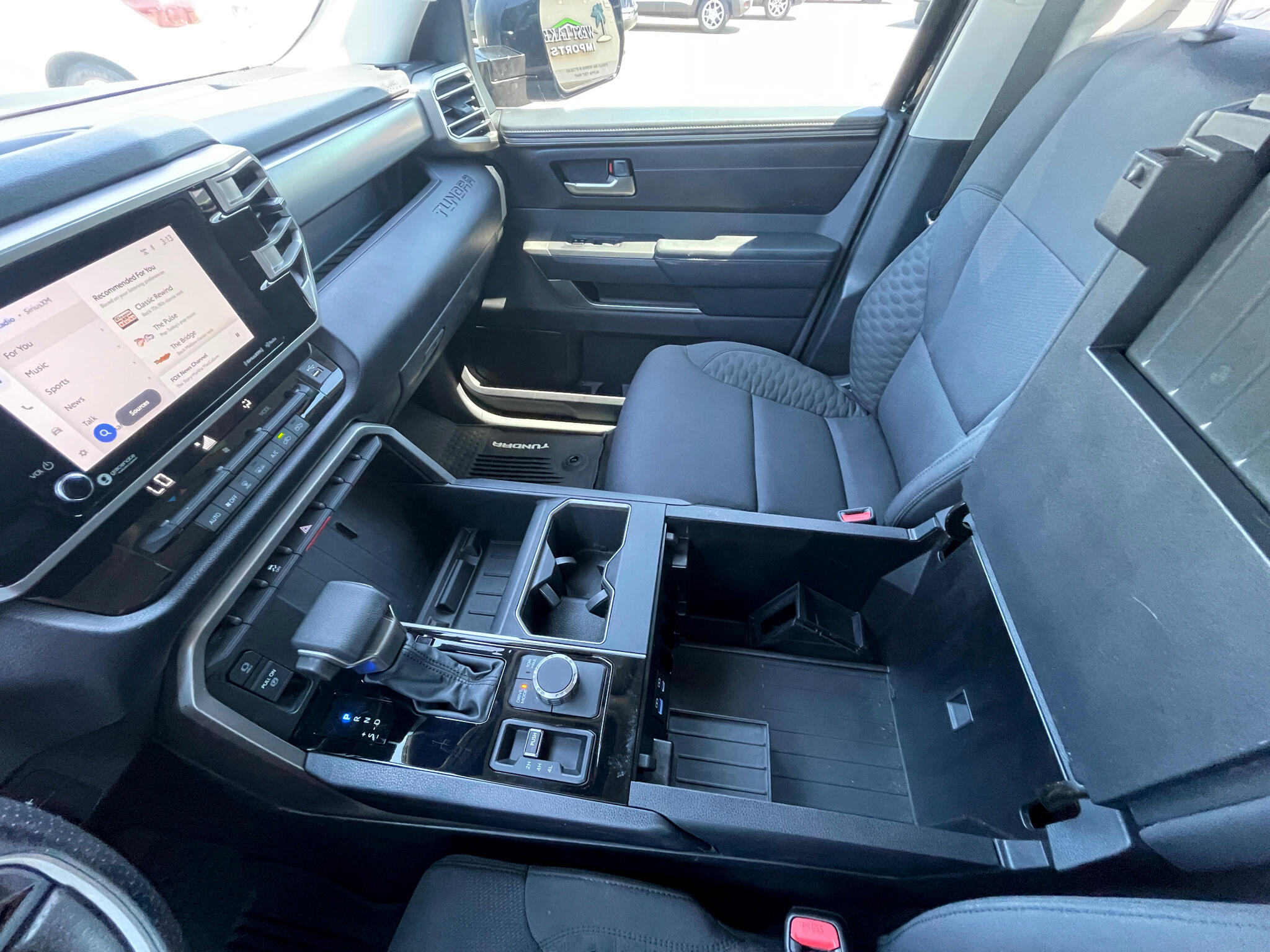 Vehicle image 44 of 48