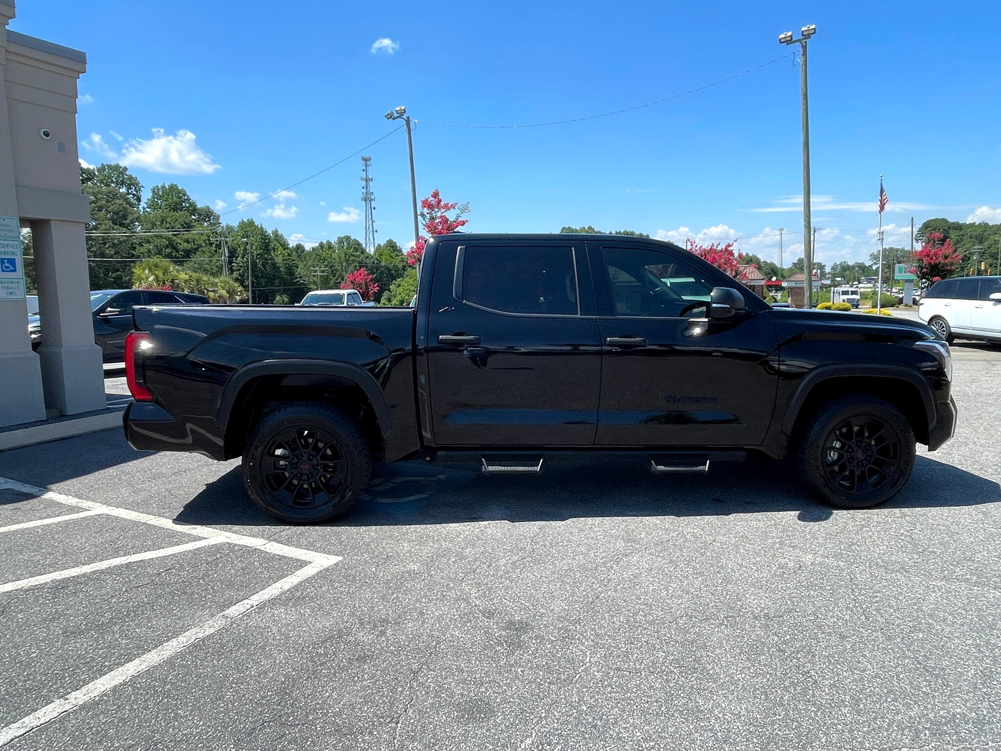 Vehicle image 7 of 48