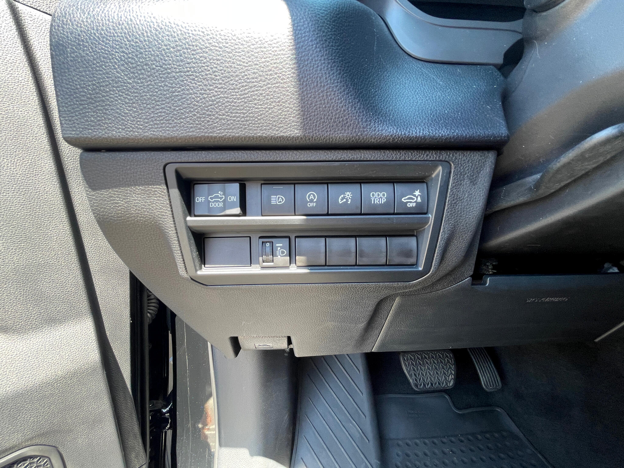 Vehicle image 38 of 48