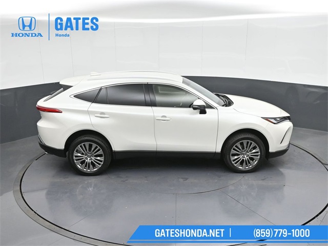 Vehicle image 16 of 56