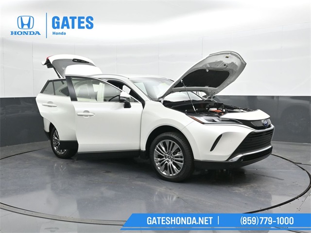 Vehicle image 15 of 56