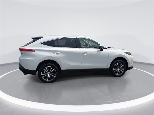 Vehicle image 6 of 28