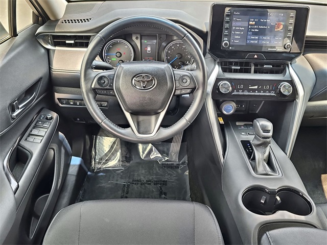 Vehicle image 22 of 28