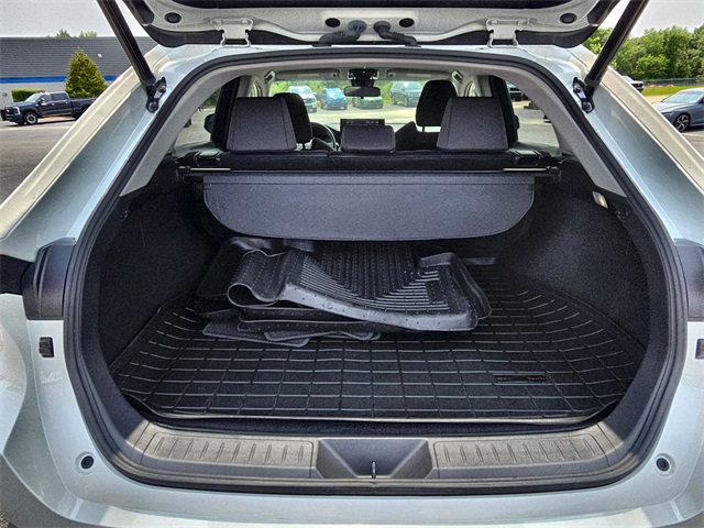 Vehicle image 16 of 28