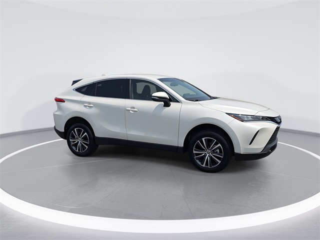 Vehicle image 4 of 28
